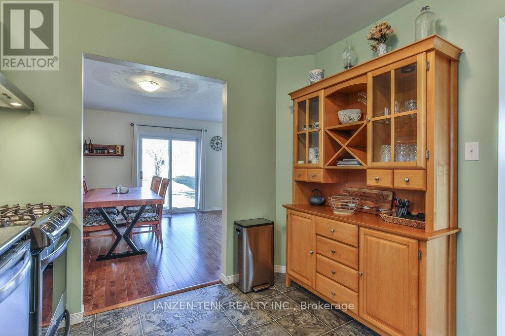 60 Beckett Boulevard, Tillsonburg, Ontario  N4G 5N3 - Photo 8 - X12869558