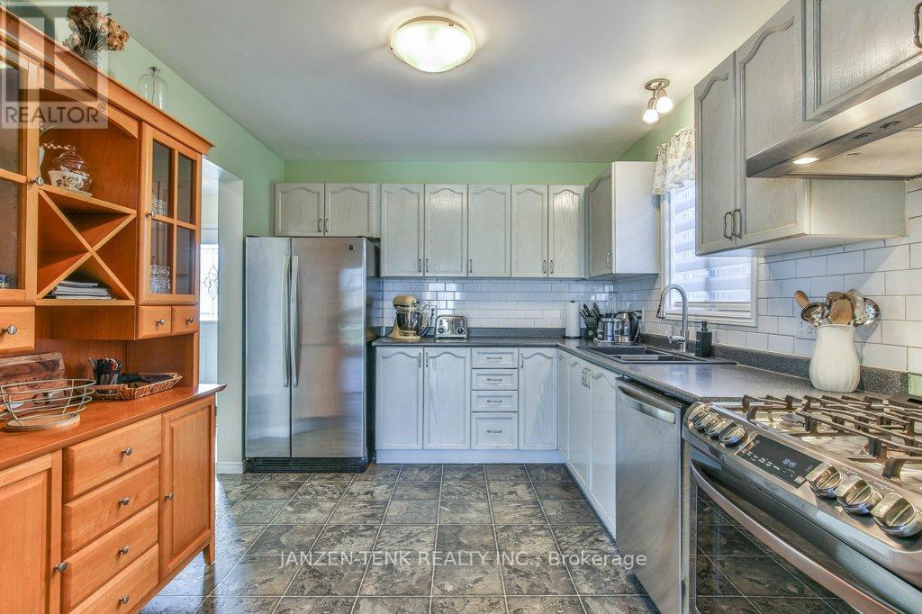 60 Beckett Boulevard, Tillsonburg, Ontario  N4G 5N3 - Photo 9 - X12869558