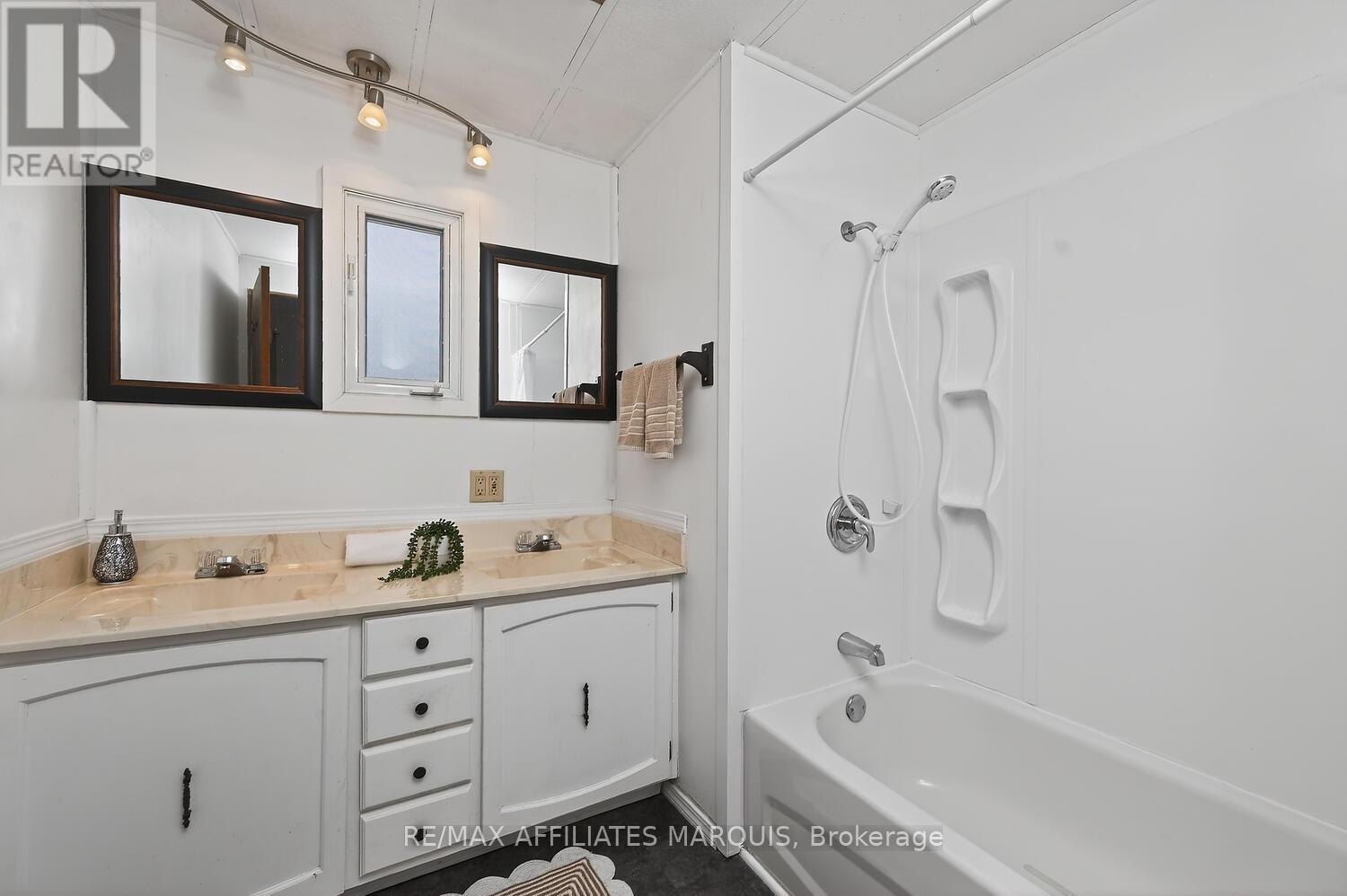 8 Saddle Avenue, Rideau Lakes, Ontario  K7A 4S5 - Photo 20 - X12869534