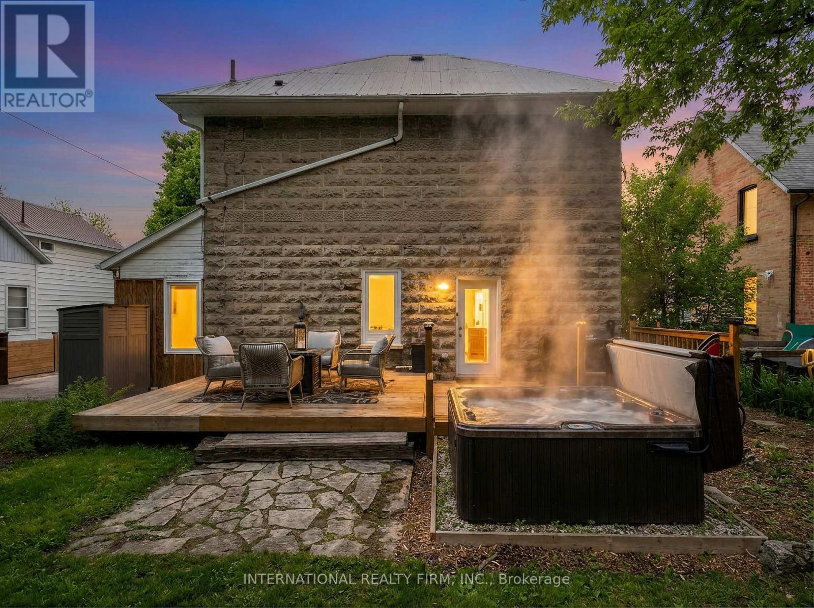 8061 Main Street, Adjala-Tosorontio (Everett), Ontario  L0M 1J0 - Photo 4 - N12869556