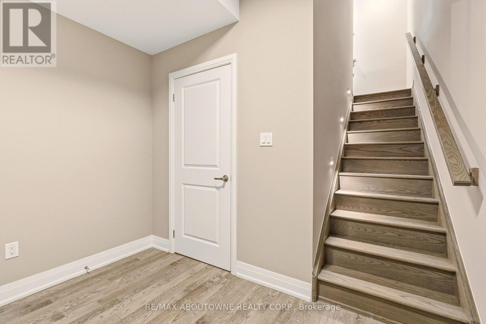 1456 Ford Strathy Crescent, Oakville, Ontario  L6H 3W9 - Photo 43 - W12742676