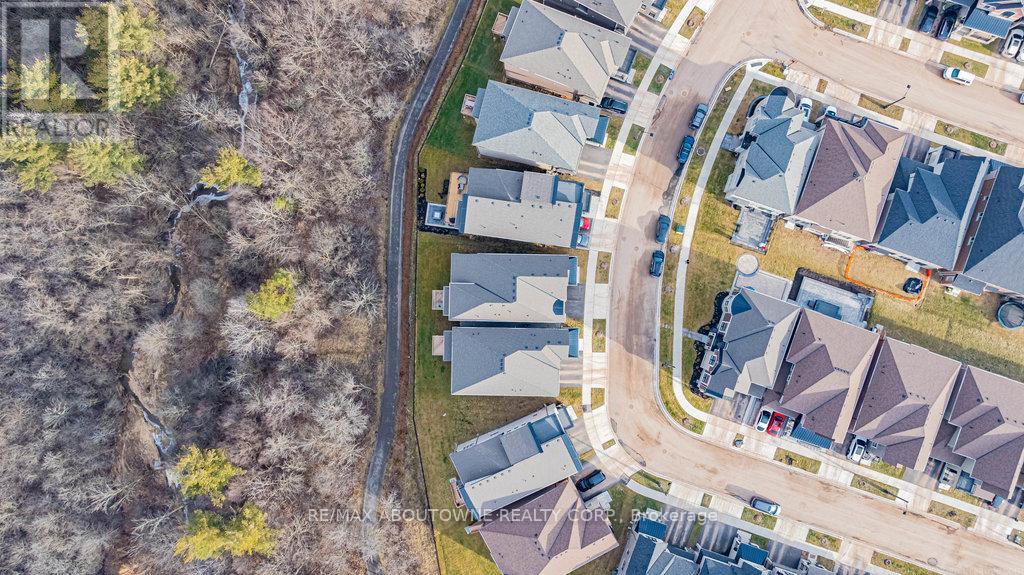 1456 Ford Strathy Crescent, Oakville, Ontario  L6H 3W9 - Photo 48 - W12742676