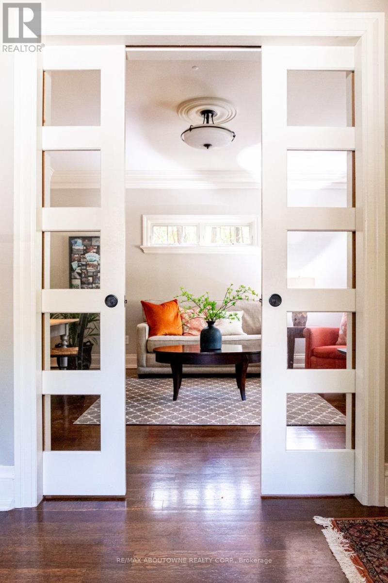 44 Head Street, Oakville, Ontario  L6K 1L5 - Photo 10 - W12826420