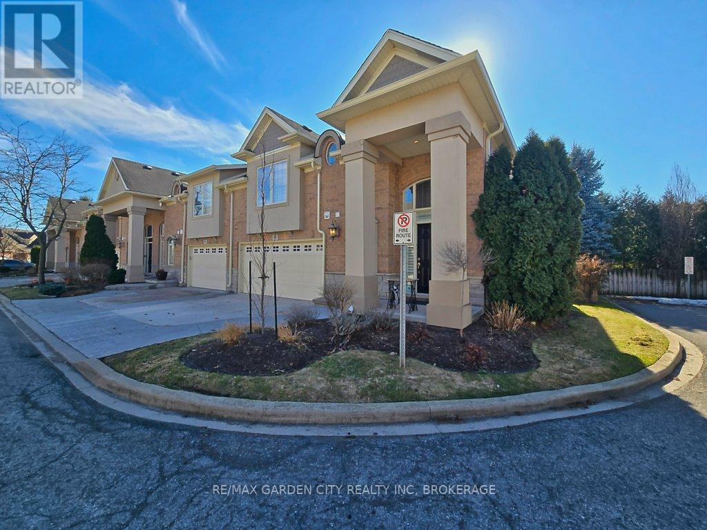 16 - 31 Sawmill Road, St. Catharines (Grapeview), Ontario  L2S 0A1 - Photo 1 - X12869560