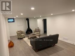 271 Lawson Street, Oakville, Ontario  L6J 5R7 - Photo 16 - W12869568