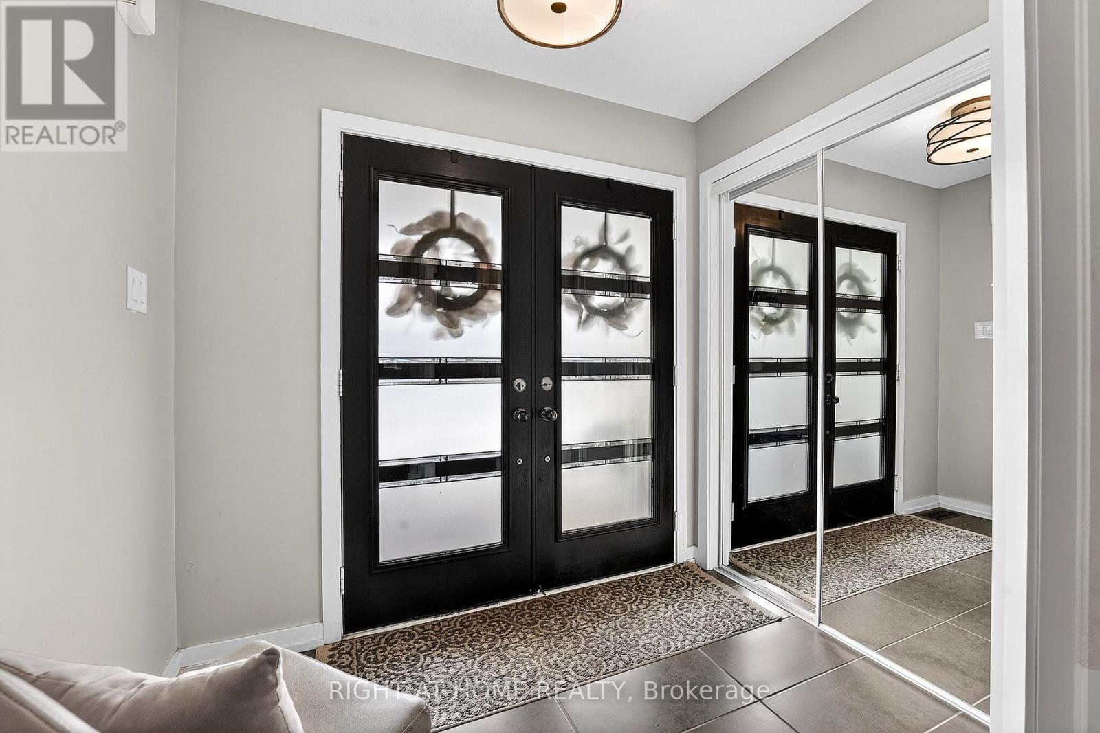 7860 Butternut Boulevard, Niagara Falls, Ontario  L2H 0N3 - Photo 3 - X12869554