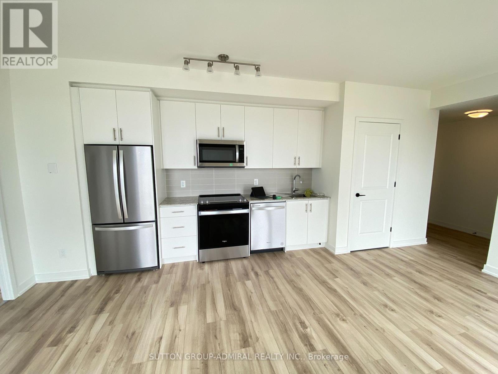 902 - 335 Wheat Boom Drive, Oakville, Ontario  L6H 7Y1 - Photo 4 - W12867250