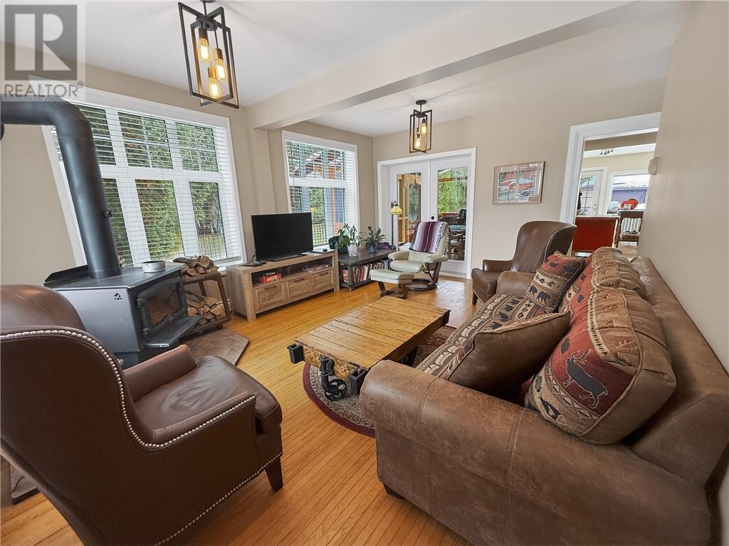 17 Phipps Street, Manitoulin Island, Ontario  P0P 1H0 - Photo 22 - 2126655