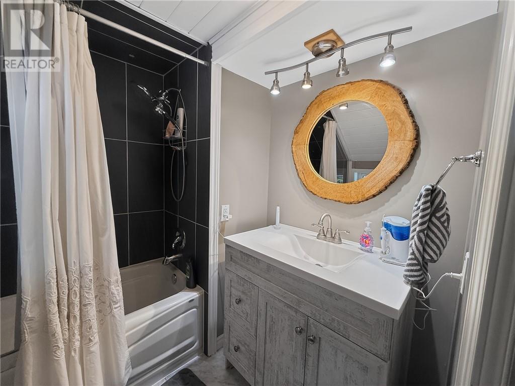 17 Phipps Street, Manitoulin Island, Ontario  P0P 1H0 - Photo 39 - 2126655