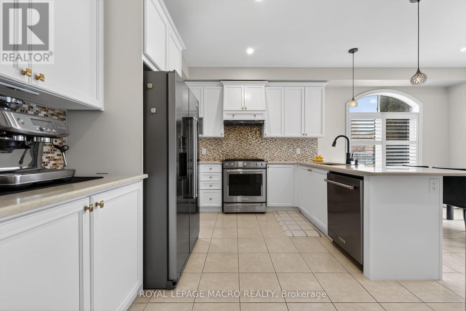 3 Grandell Drive, Hamilton, Ontario  L9K 0H2 - Photo 5 - X12868030