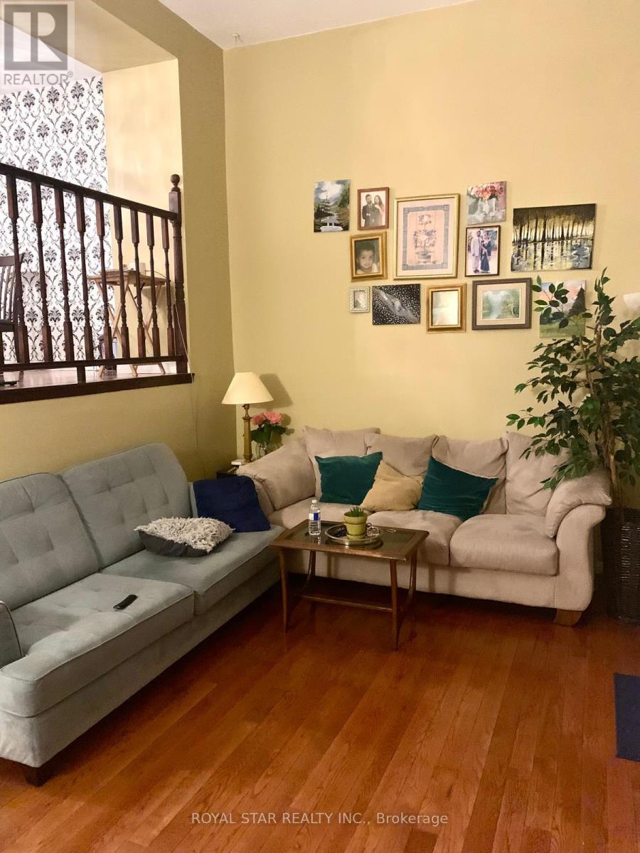 110 - 11 HARRISFORD STREET, Hamilton, Ontario