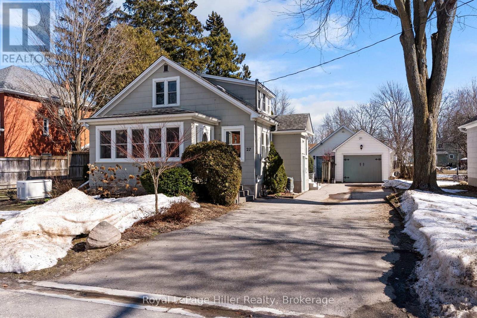 27 PACIFIC AVENUE, Perth East, Ontario