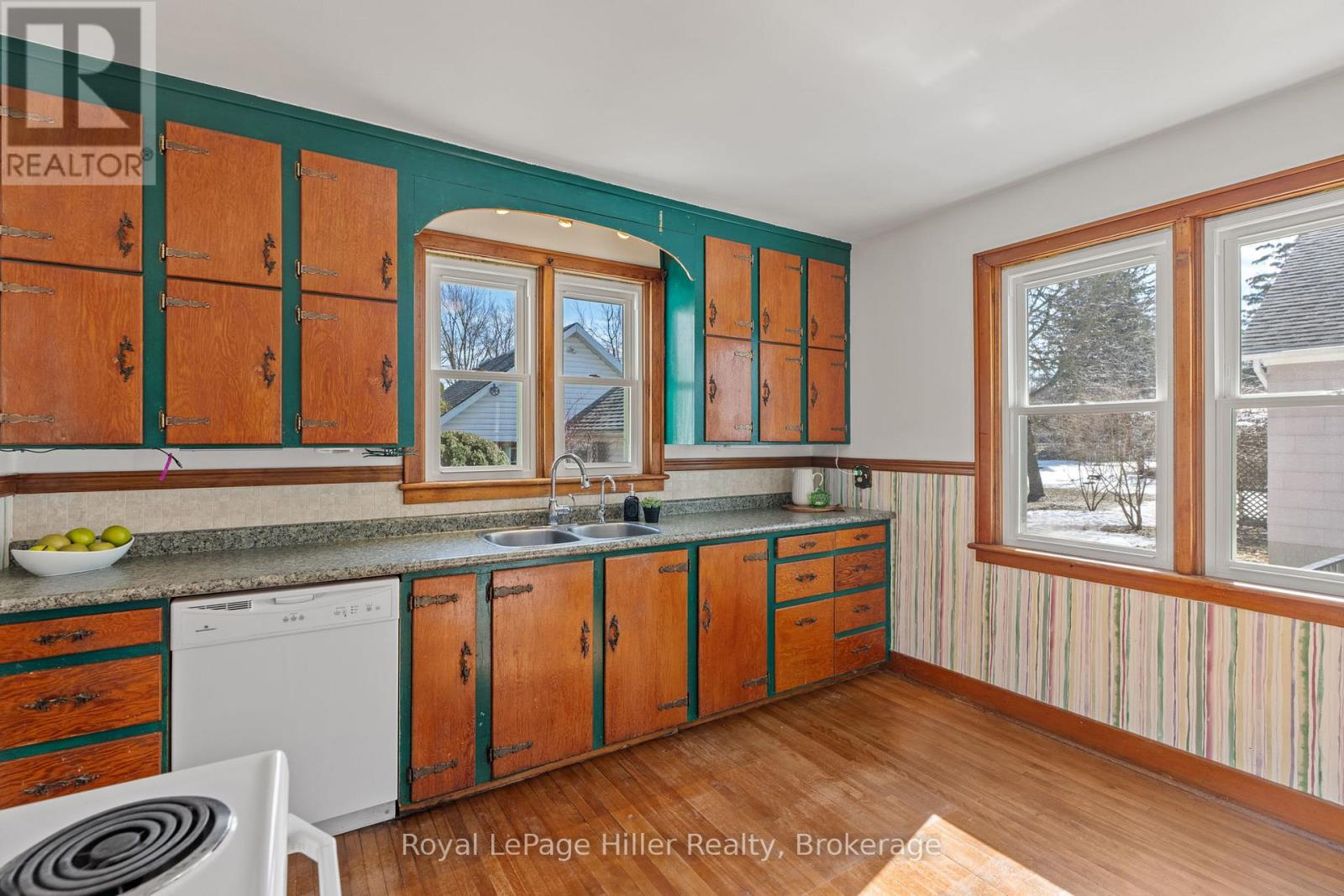 27 Pacific Avenue, Perth East, Ontario  N0K 1M0 - Photo 11 - X12869644