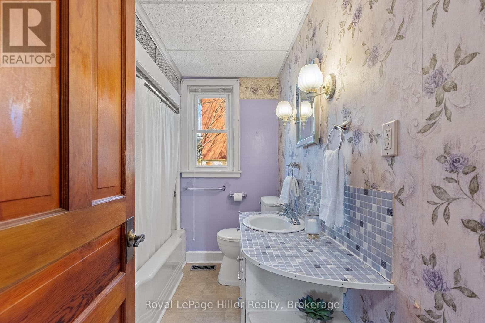 27 Pacific Avenue, Perth East, Ontario  N0K 1M0 - Photo 17 - X12869644