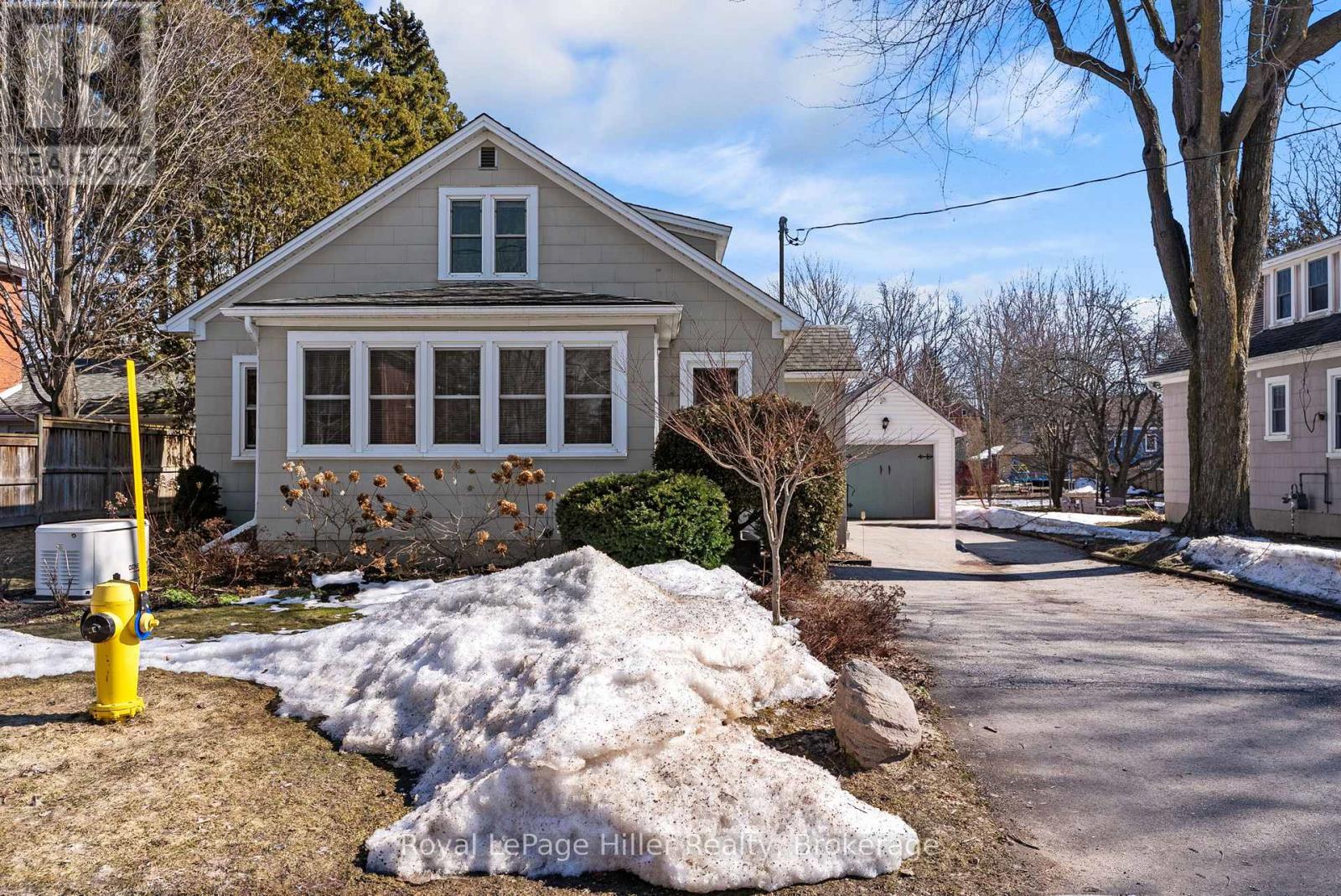 27 Pacific Avenue, Perth East, Ontario  N0K 1M0 - Photo 2 - X12869644