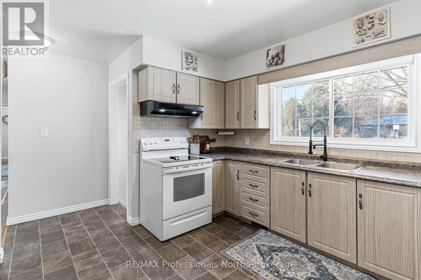 7 Winchester Street, Minden Hills, Ontario  K0M 1S0 - Photo 14 - X12869660