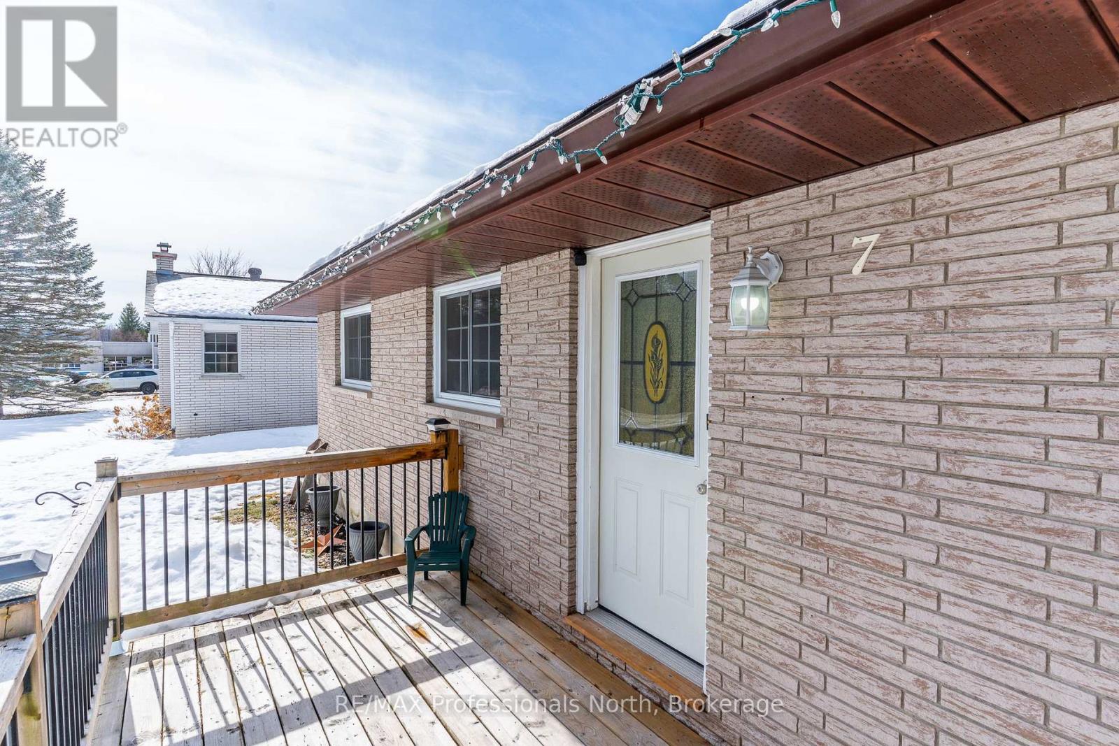 7 Winchester Street, Minden Hills, Ontario  K0M 1S0 - Photo 3 - X12869660
