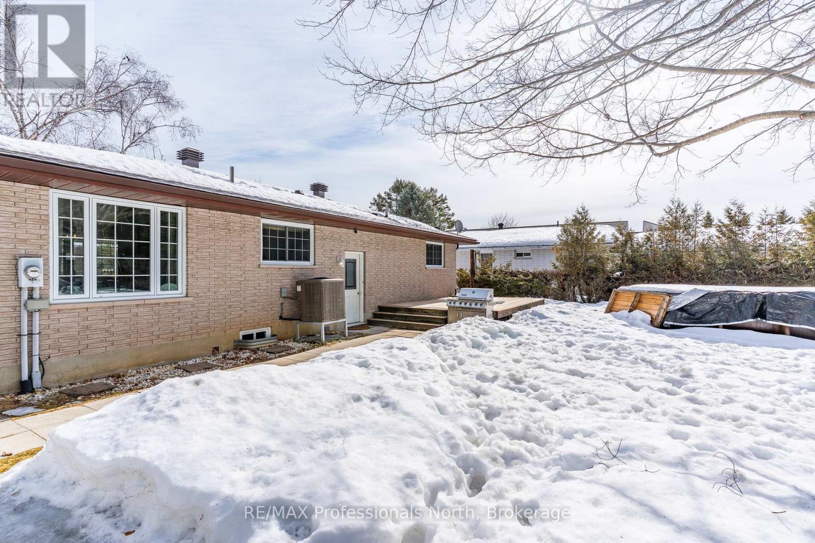 7 Winchester Street, Minden Hills, Ontario  K0M 1S0 - Photo 44 - X12869660