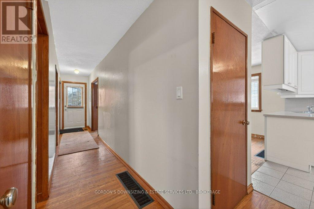 21 Richard Street, Kingston, Ontario  K7M 2J3 - Photo 5 - X12869598