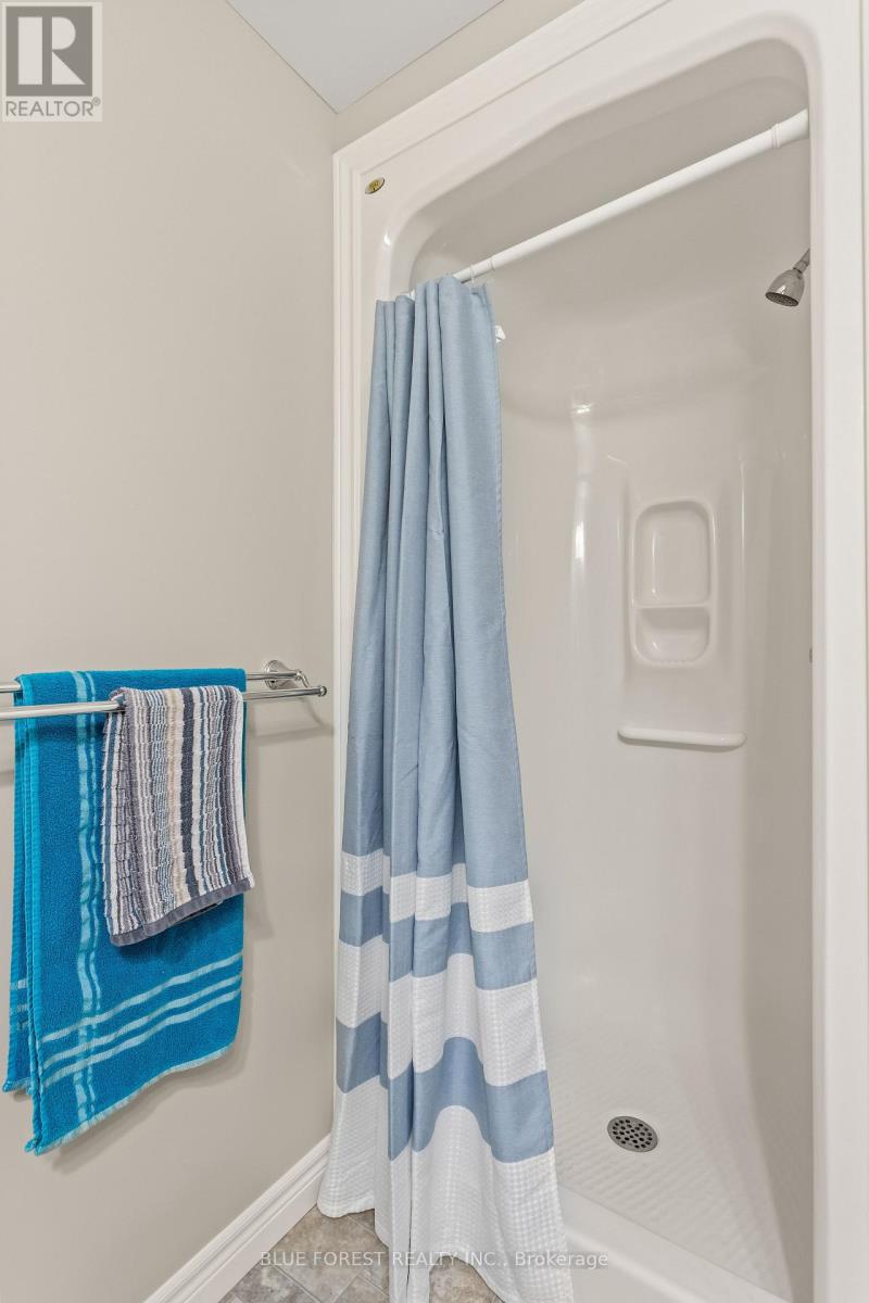 42 Hickory Lane, St. Thomas, Ontario  N5R 6K9 - Photo 14 - X12869580