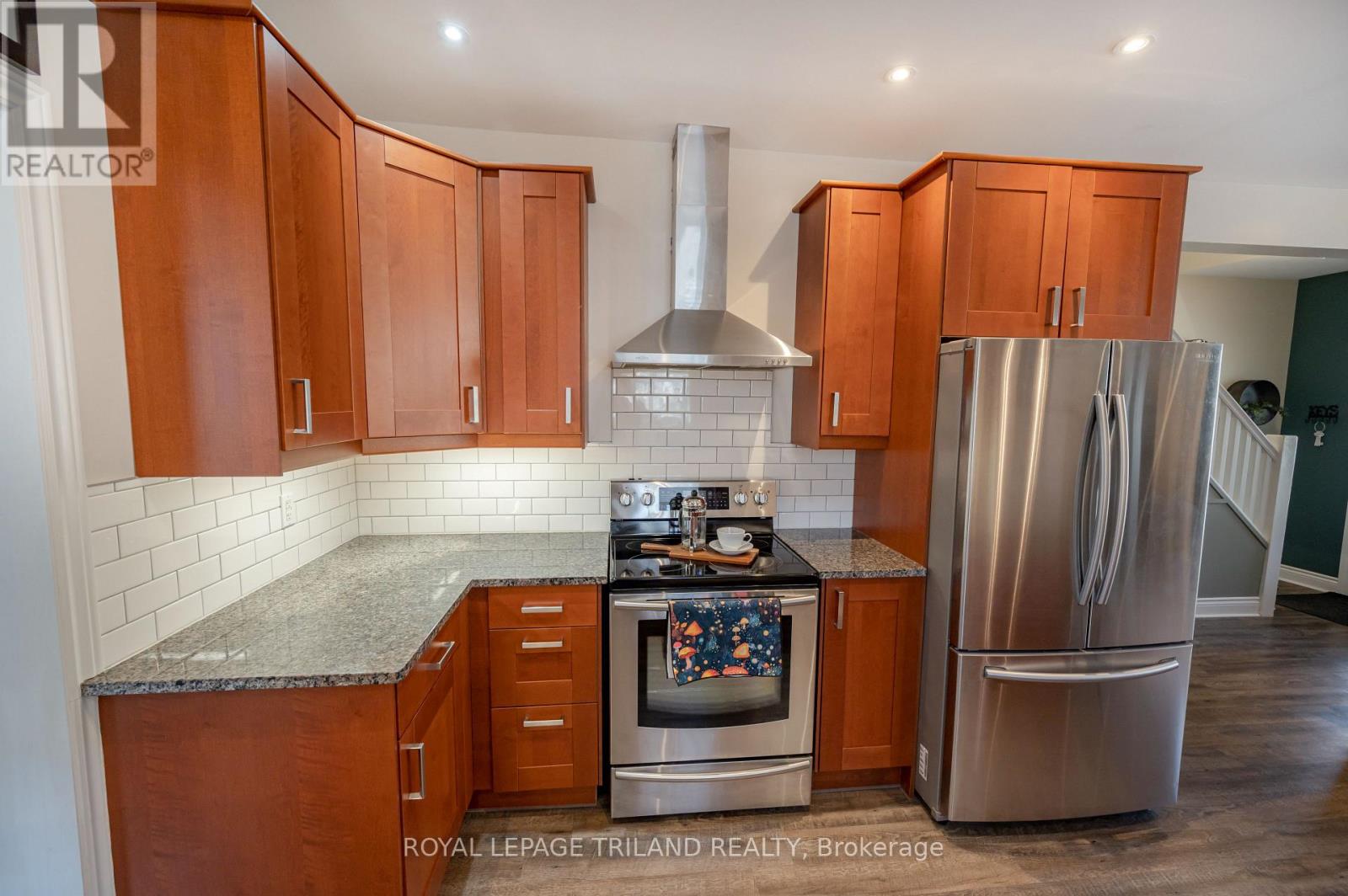 2 Ingleside Place, London South (South F), Ontario  N6C 1E1 - Photo 13 - X12869612