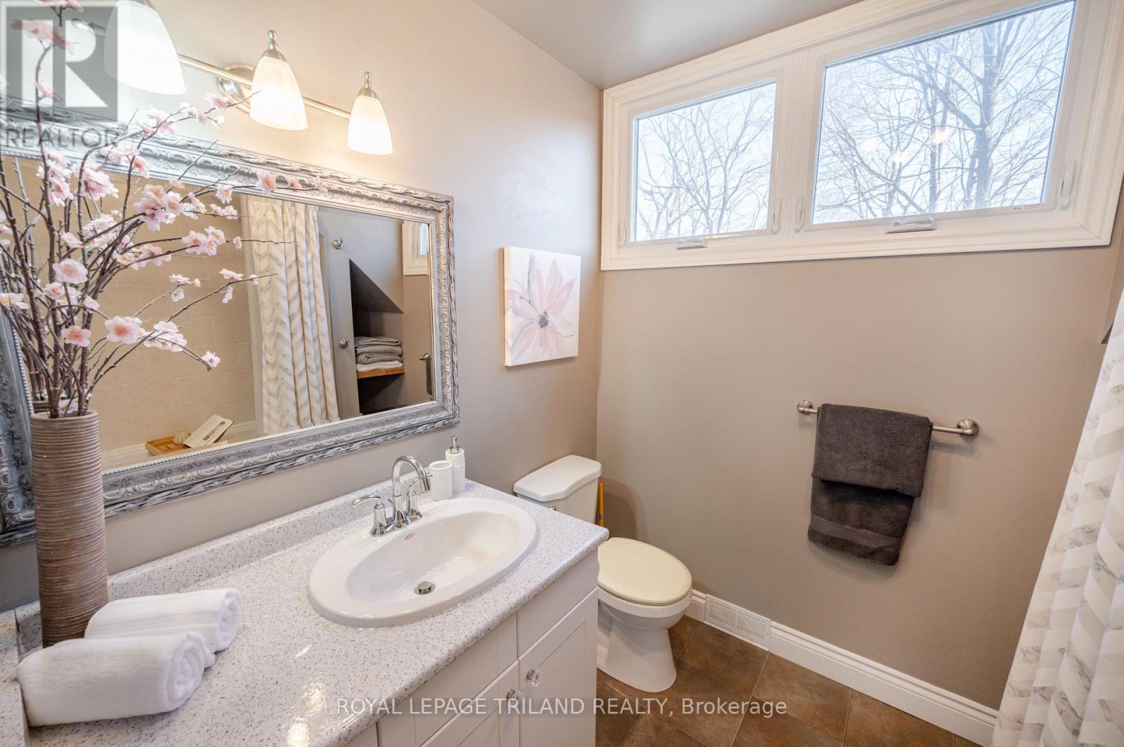 2 Ingleside Place, London South (South F), Ontario  N6C 1E1 - Photo 24 - X12869612