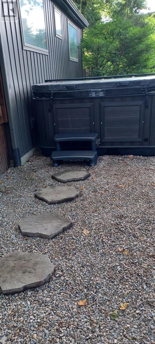 2 Ingleside Place, London South (South F), Ontario  N6C 1E1 - Photo 35 - X12869612