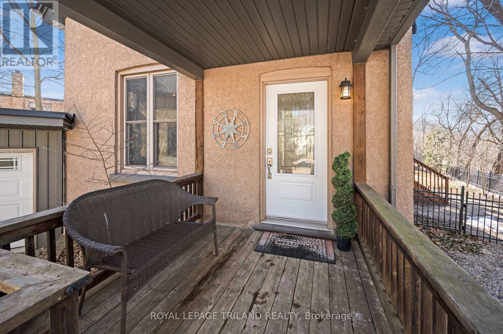 2 Ingleside Place, London South (South F), Ontario  N6C 1E1 - Photo 7 - X12869612