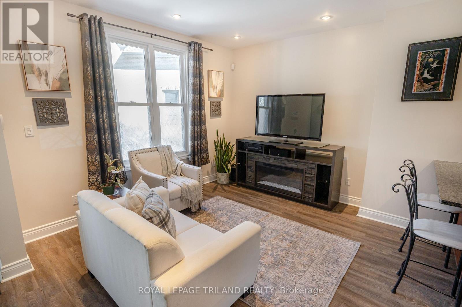 2 Ingleside Place, London South (South F), Ontario  N6C 1E1 - Photo 9 - X12869612