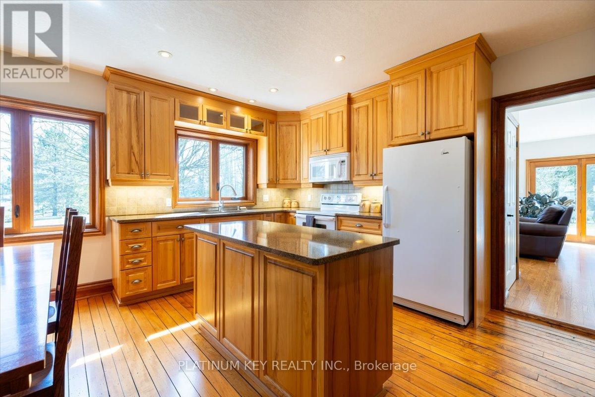 23375 Mcevoy Road, Strathroy-Caradoc, Ontario  N0L 1W0 - Photo 9 - X12869640