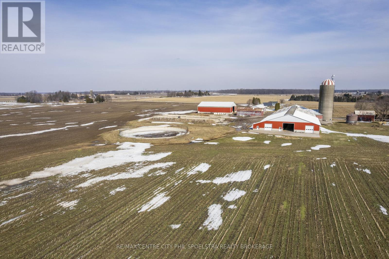 5029 Falconbridge Drive, Southwest Middlesex, Ontario  N0L 1A0 - Photo 26 - X12869670