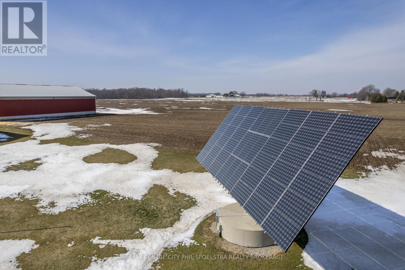 5029 Falconbridge Drive, Southwest Middlesex, Ontario  N0L 1A0 - Photo 28 - X12869670