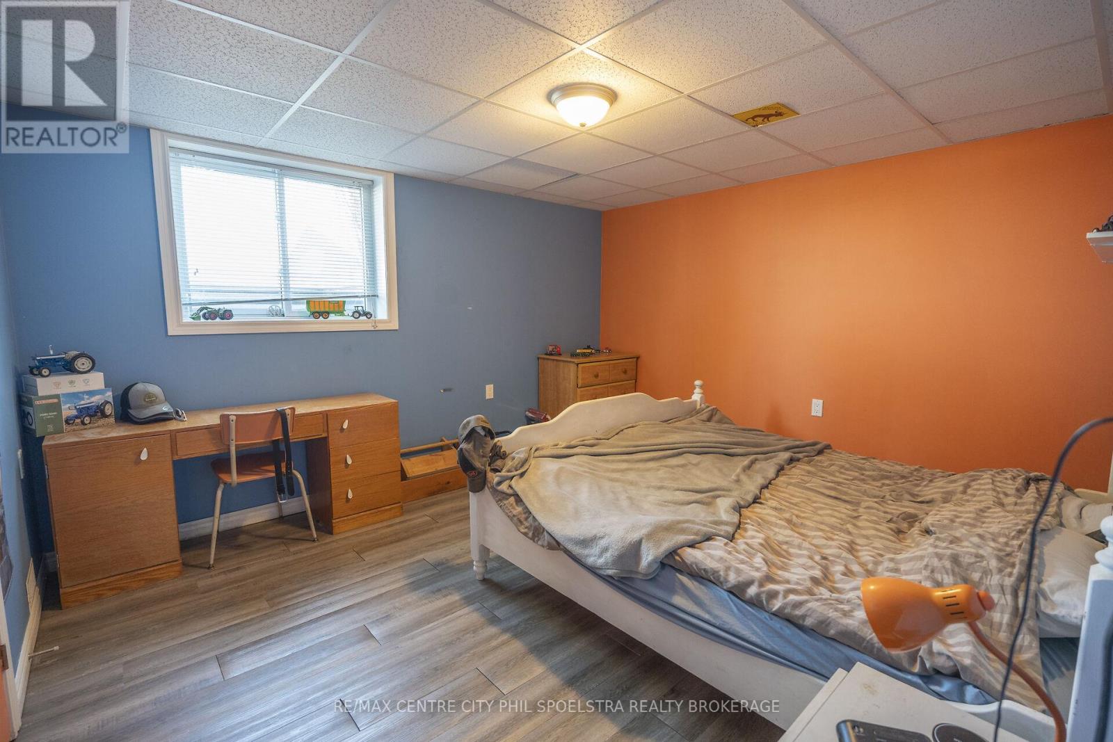 5029 Falconbridge Drive, Southwest Middlesex, Ontario  N0L 1A0 - Photo 48 - X12869670