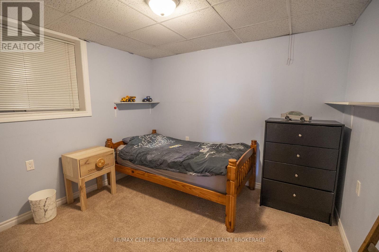 5029 Falconbridge Drive, Southwest Middlesex, Ontario  N0L 1A0 - Photo 49 - X12869670