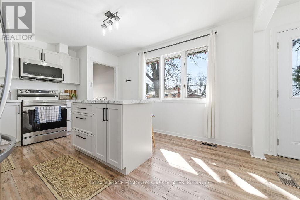 70 John Street, Petawawa, Ontario  K8H 1S9 - Photo 10 - X12869570