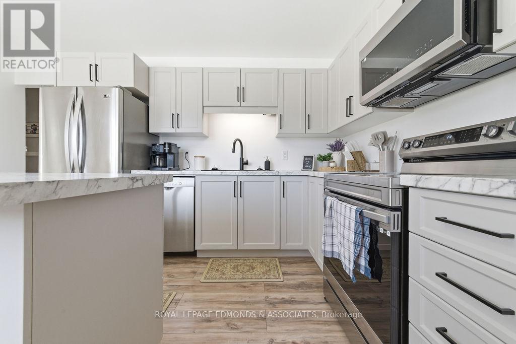 70 John Street, Petawawa, Ontario  K8H 1S9 - Photo 14 - X12869570