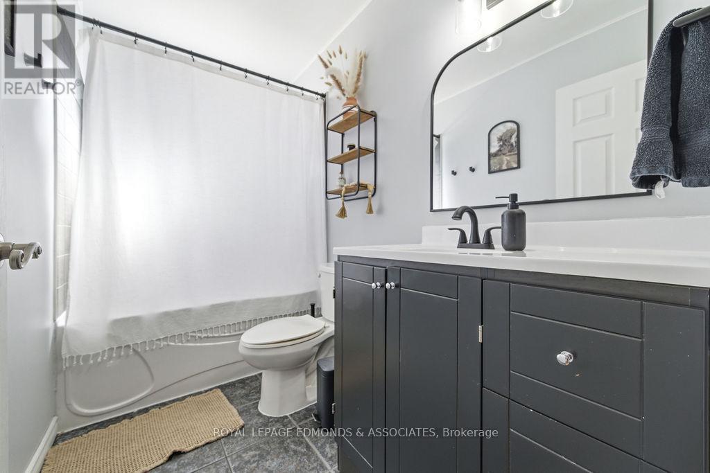 70 John Street, Petawawa, Ontario  K8H 1S9 - Photo 26 - X12869570