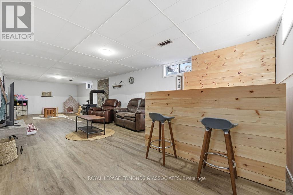 70 John Street, Petawawa, Ontario  K8H 1S9 - Photo 27 - X12869570