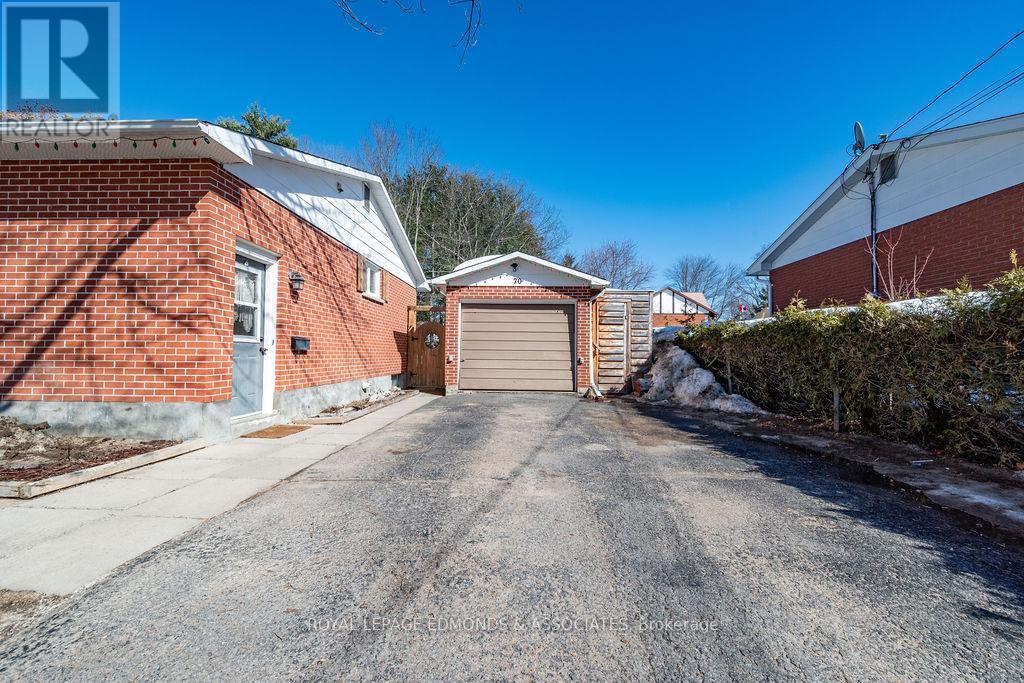 70 John Street, Petawawa, Ontario  K8H 1S9 - Photo 3 - X12869570