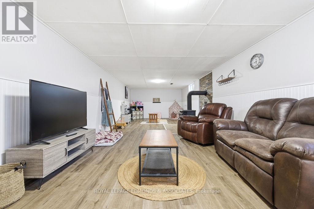 70 John Street, Petawawa, Ontario  K8H 1S9 - Photo 30 - X12869570