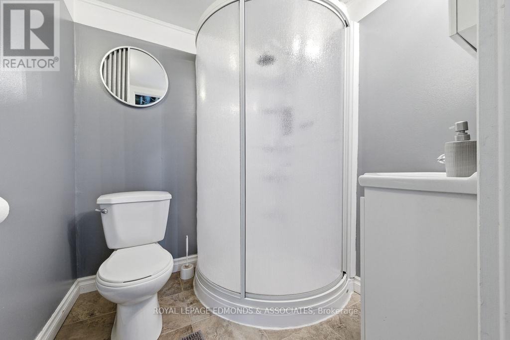 70 John Street, Petawawa, Ontario  K8H 1S9 - Photo 32 - X12869570