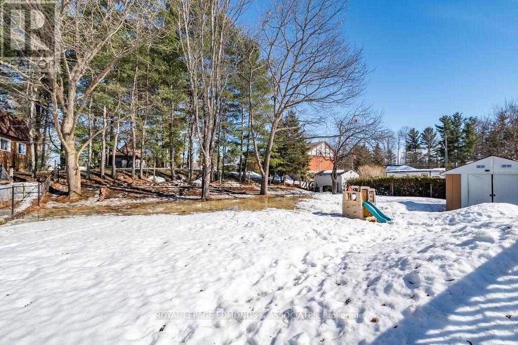 70 John Street, Petawawa, Ontario  K8H 1S9 - Photo 8 - X12869570