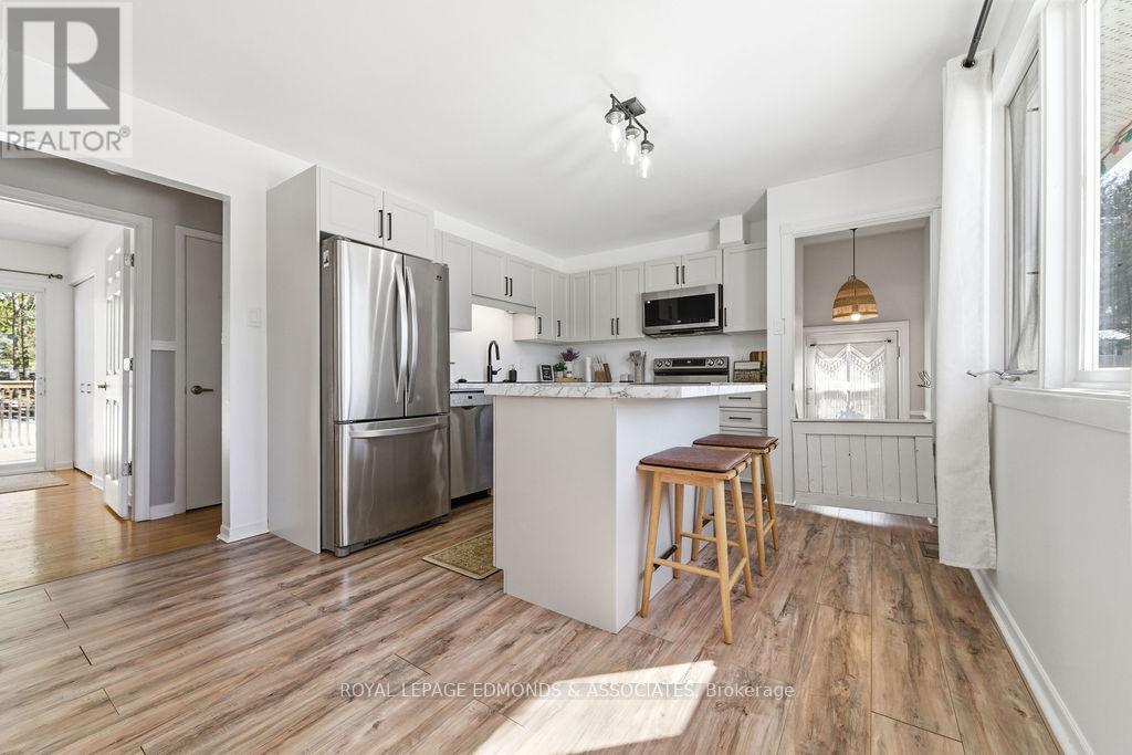 70 John Street, Petawawa, Ontario  K8H 1S9 - Photo 9 - X12869570