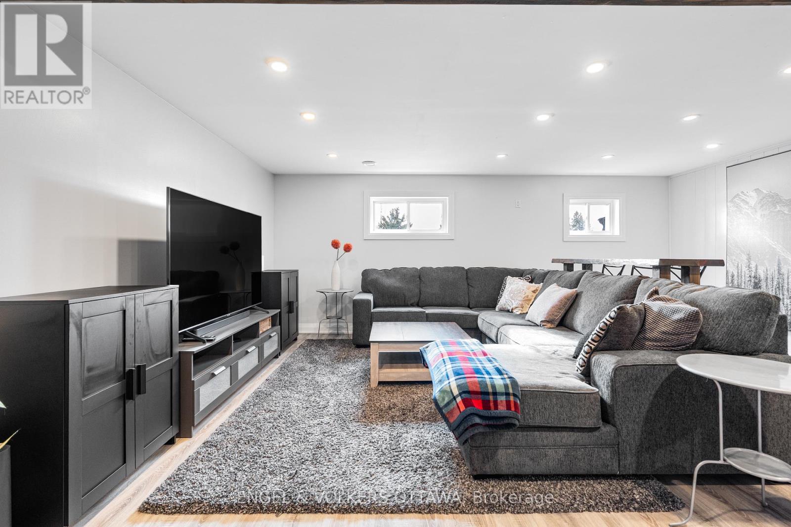 2437 Henri Menard Court, Clarence-Rockland, Ontario  K0A 2A0 - Photo 38 - X12869620