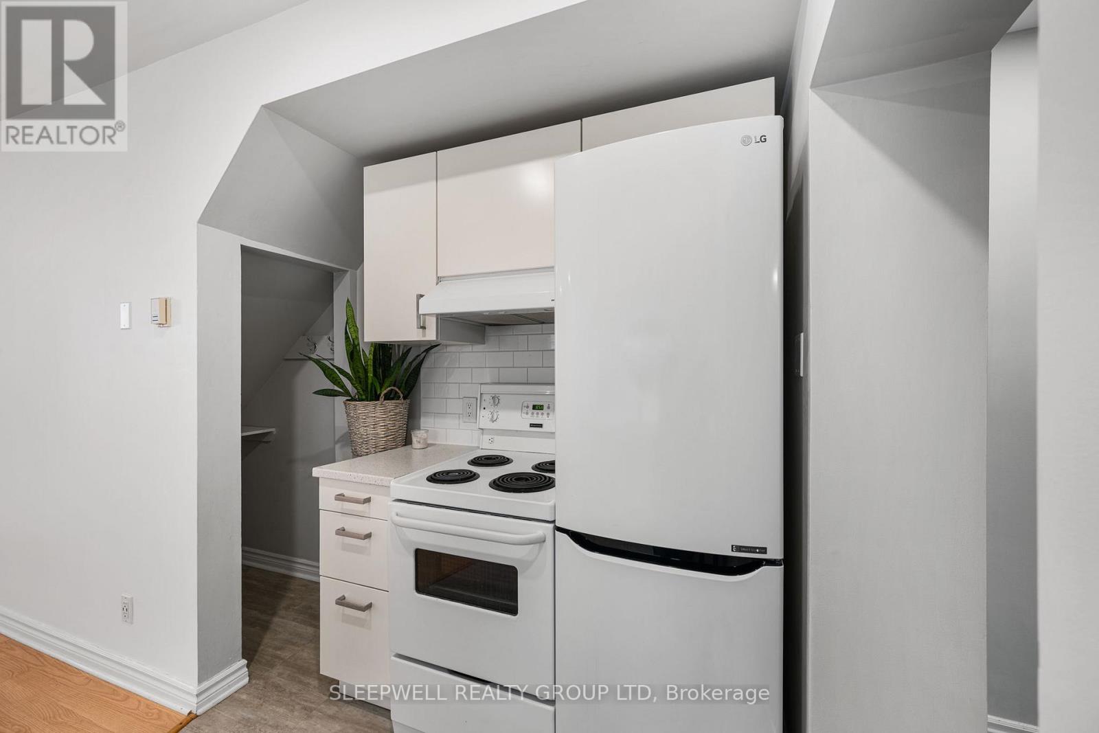 #1 - 33 Pinhey Street, Ottawa, Ontario  K1Y 1T3 - Photo 11 - X12869710