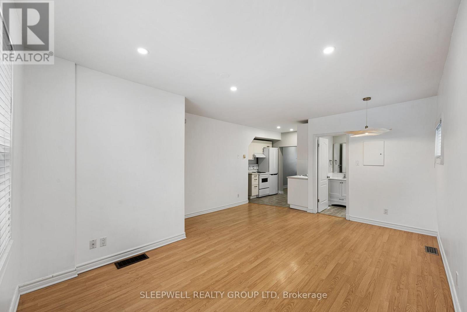 #1 - 33 Pinhey Street, Ottawa, Ontario  K1Y 1T3 - Photo 5 - X12869710