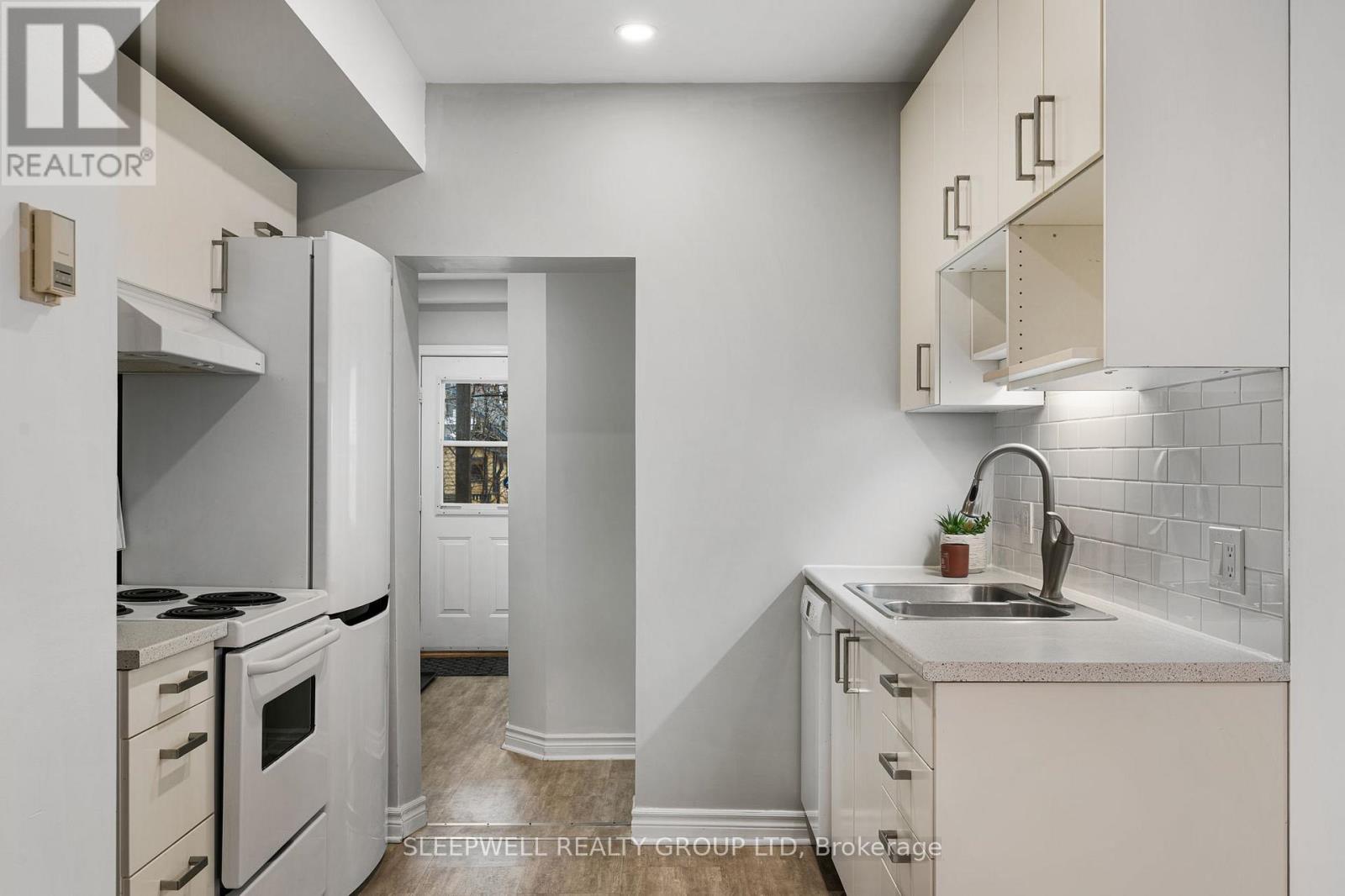 #1 - 33 Pinhey Street, Ottawa, Ontario  K1Y 1T3 - Photo 9 - X12869710