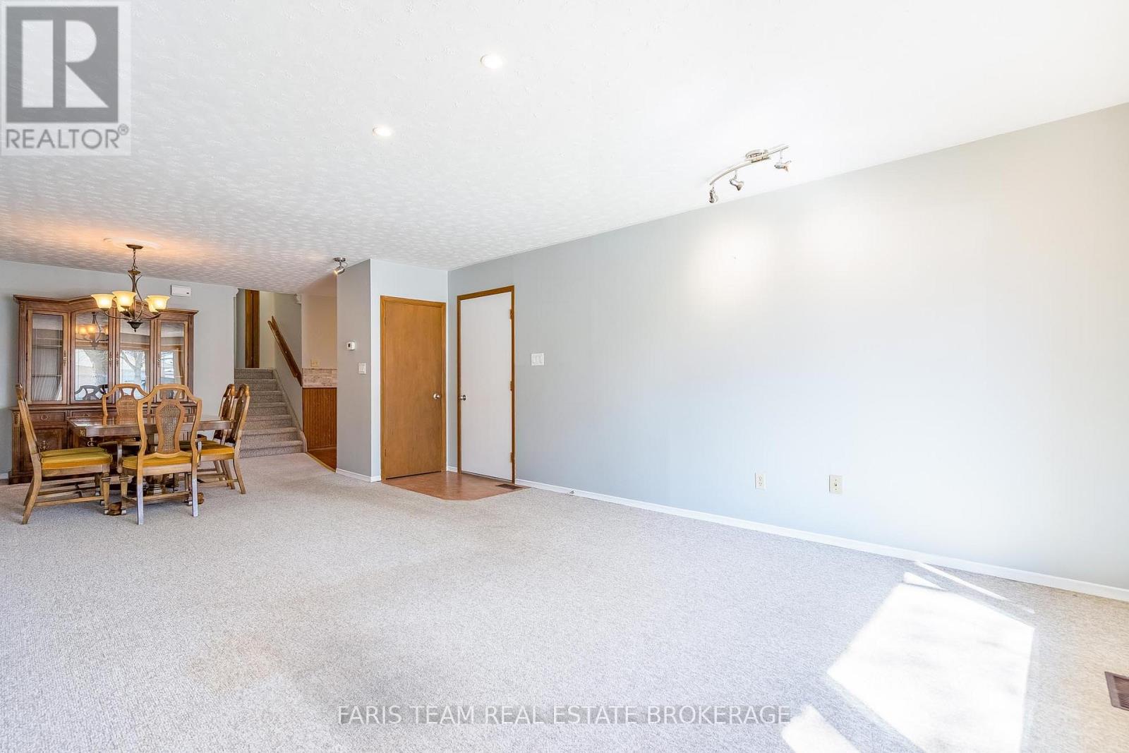 126 Nelson Street E, New Tecumseth, Ontario  L9R 1J5 - Photo 12 - N12869654