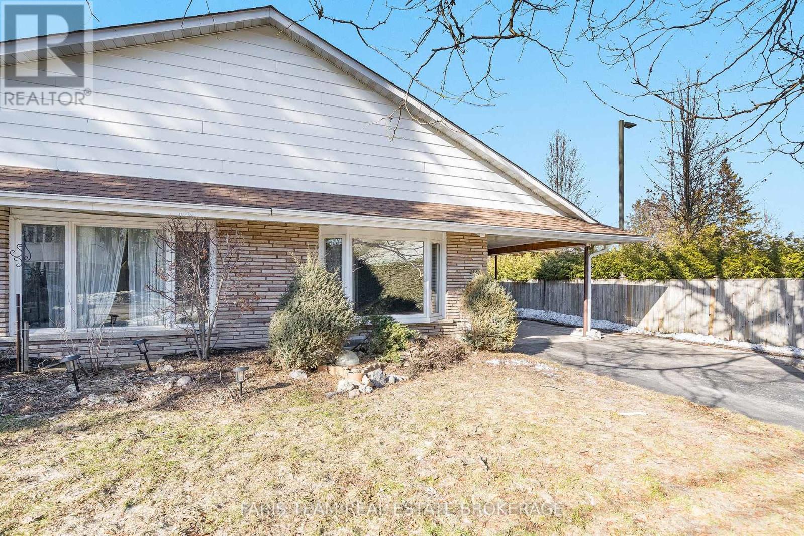 126 Nelson Street E, New Tecumseth, Ontario  L9R 1J5 - Photo 2 - N12869654