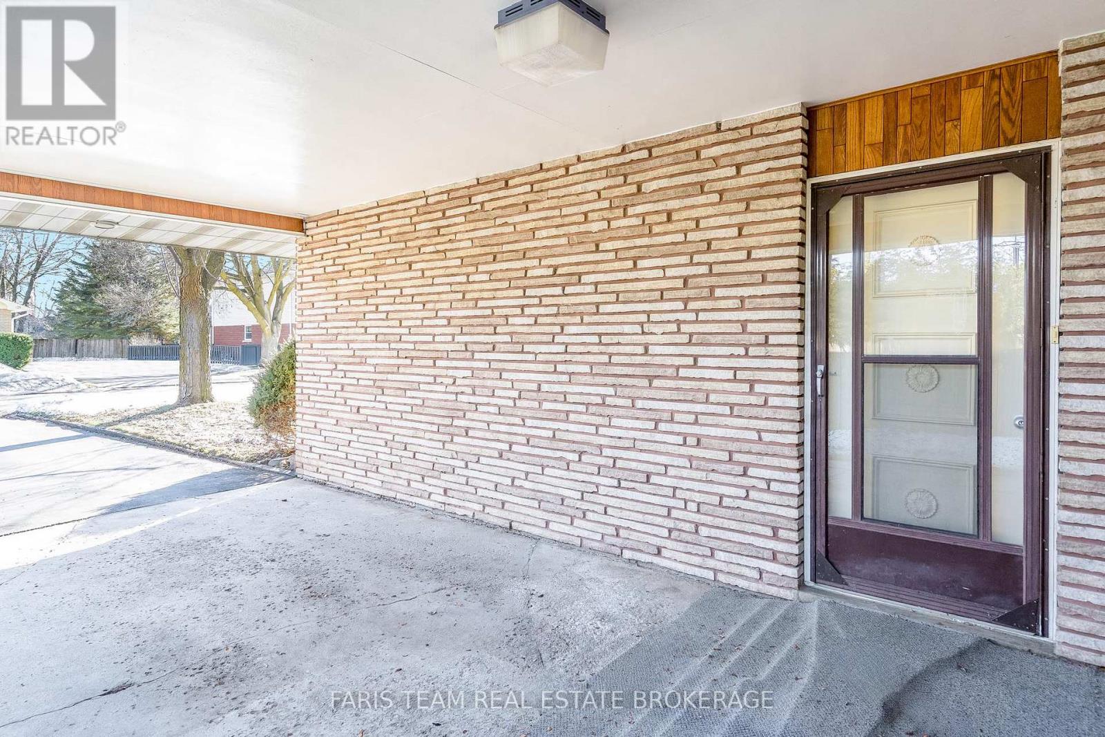 126 Nelson Street E, New Tecumseth, Ontario  L9R 1J5 - Photo 3 - N12869654